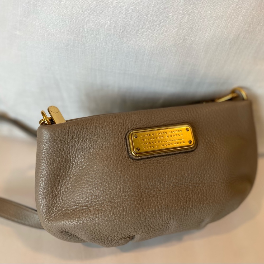 Marc Jacobs small taupe  Q Percy leather crossbody